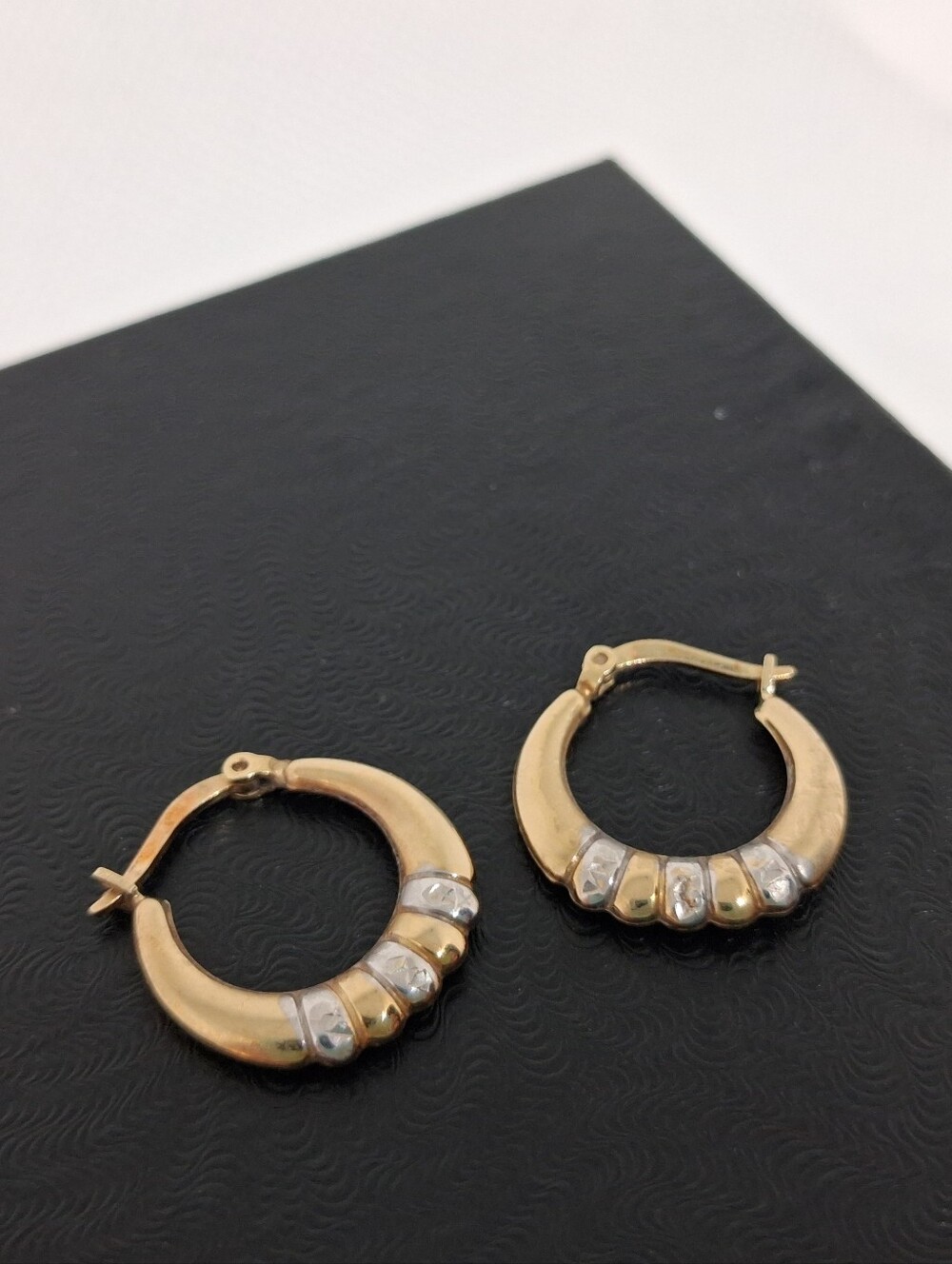 Vintage 10K Gold Small Huggie Hoop Earrings, Multi-Oro Grooved Design